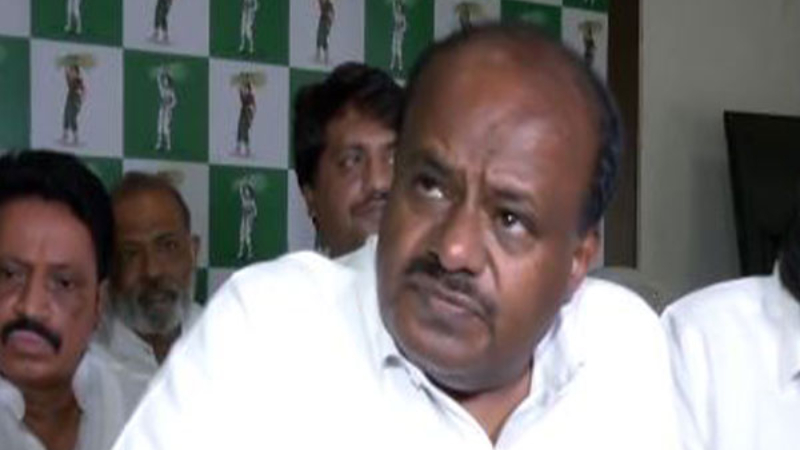 FIR Filed Against HD Kumaraswamy for Threatening Police Officer