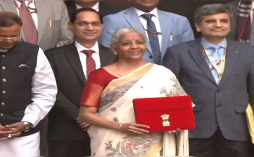 Nirmala Sitharaman's Budget Day Saree Pays Tribute to Madhubani Art